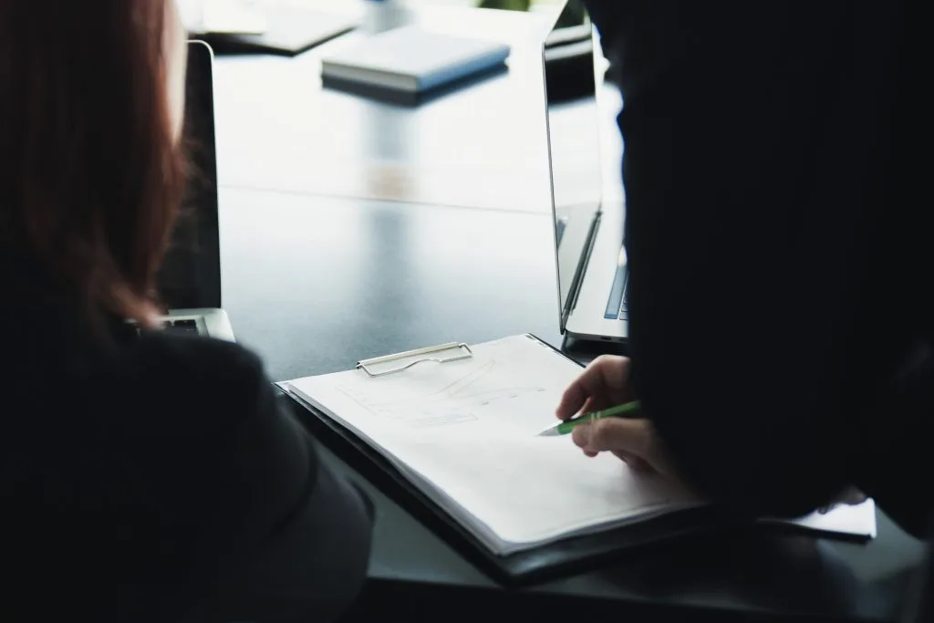 Investigação empresarial: saiba como ela ajuda sua empresa